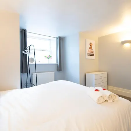 Complete Queens - Free Parking - Aj Bristol