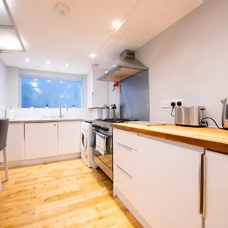 Central Queens - Free Parking - Aj Apartments * Bristol