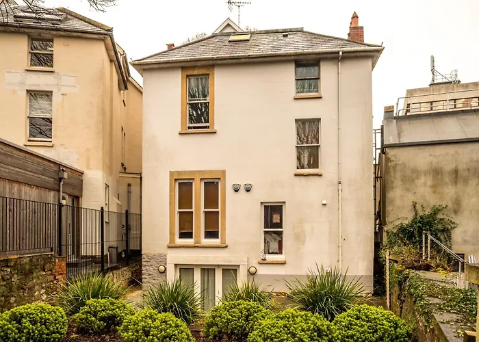 Complete Queens - Free Parking - Aj Appartement