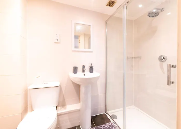 Complete Queens - Free Parking - Aj Appartement *