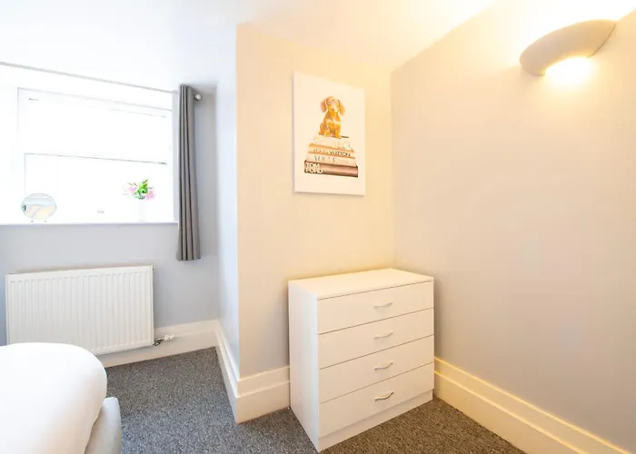 Complete Queens - Free Parking - Aj Bristol