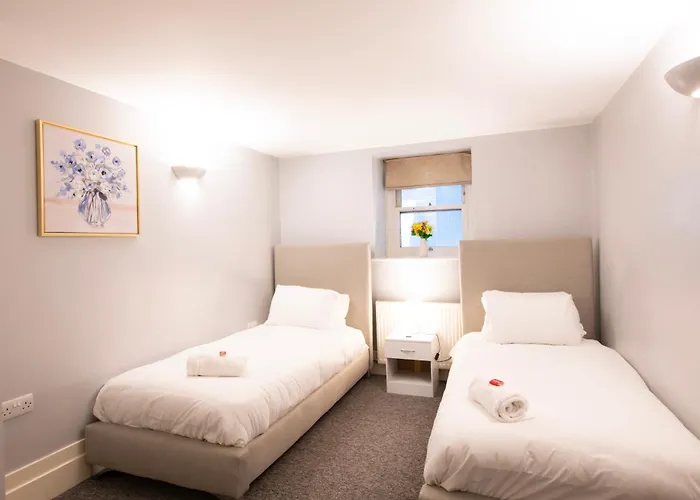 Complete Queens - Free Parking - Aj