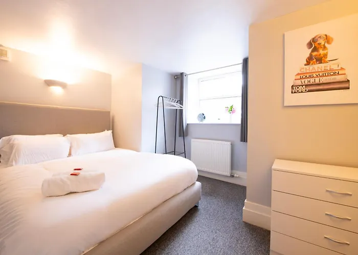 Complete Queens - Free Parking - Aj *