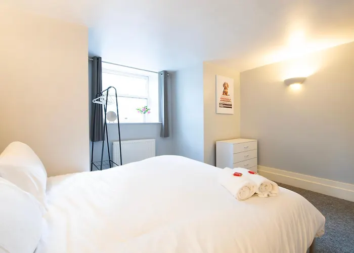 Complete Queens - Free Parking - Aj Bristol