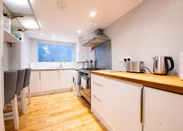 Complete Queens - Free Parking - Aj * Bristol