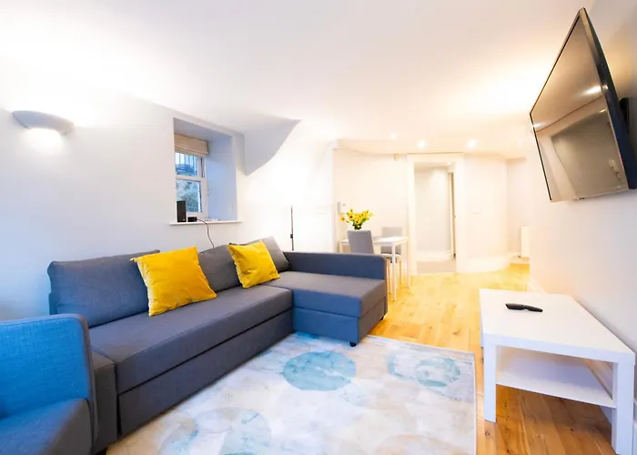 Complete Queens - Free Parking - Aj *